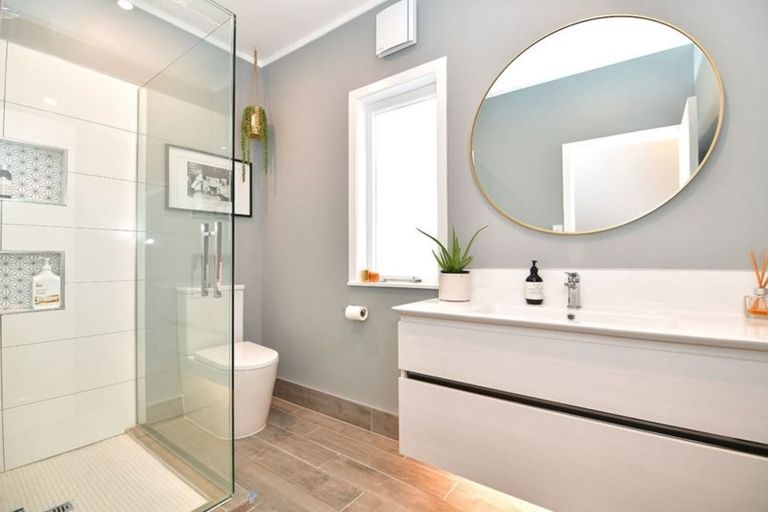 Photo of property in 20 Karaka Street, Helensville, 0800