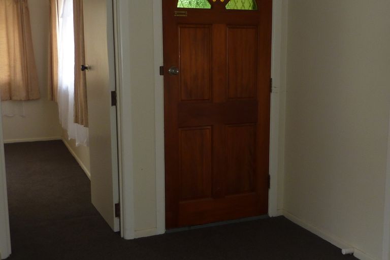 Photo of property in 12 Barrie Avenue, Papatoetoe, Auckland, 2025