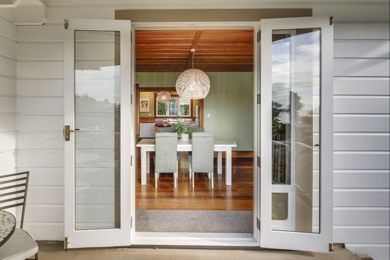 Photo of property in 1 Lambton Road, Hospital Hill, Napier, 4110