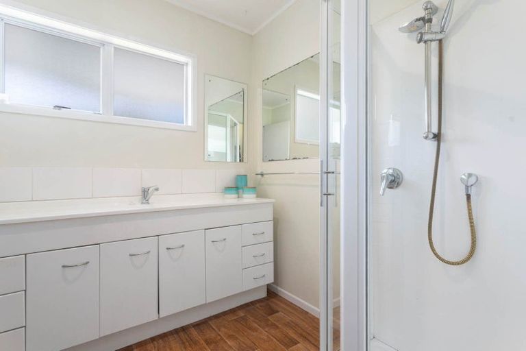 Photo of property in 44 Waikoukou Valley Road, Waimauku, 0812