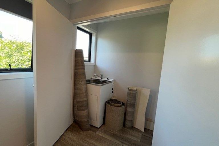 Photo of property in 10 Blanche Way, Half Moon Bay, Auckland, 2012