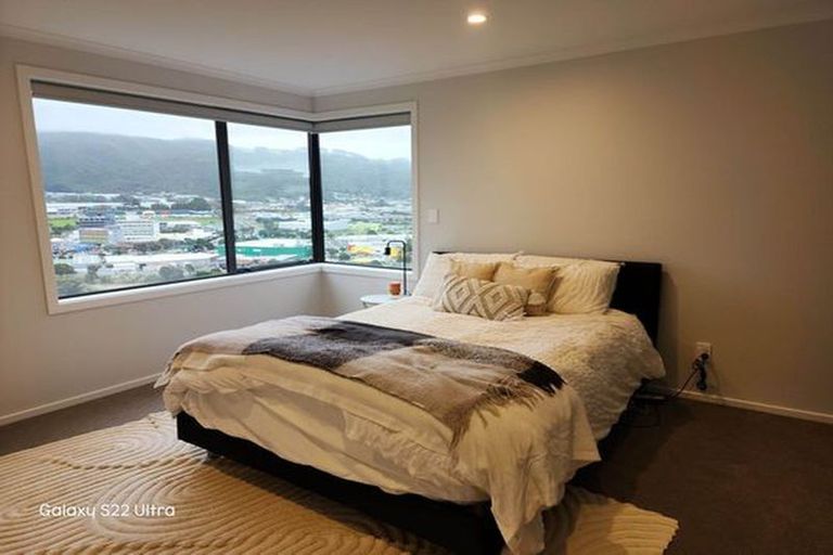 Photo of property in 16 Omaka Place, Aotea, Porirua, 5024