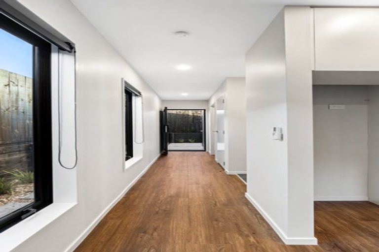 Photo of property in 4/79 Edmonton Road, Henderson, Auckland, 0612