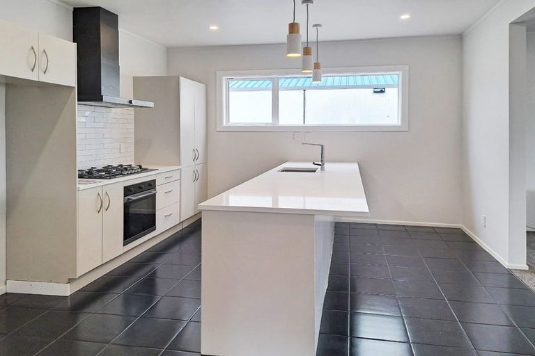 Photo of property in 221 The Esplanade, Petone, Lower Hutt, 5012
