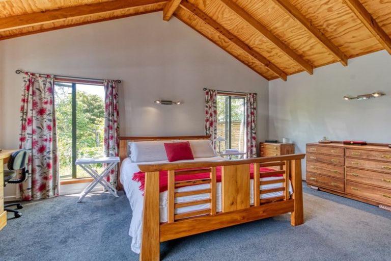 Photo of property in 2 Ritchie Place, Havelock North, 4130