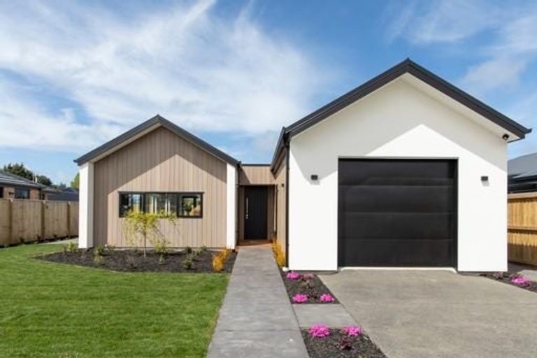 Photo of property in 18 Shrimpton Avenue, Woodend, 7610