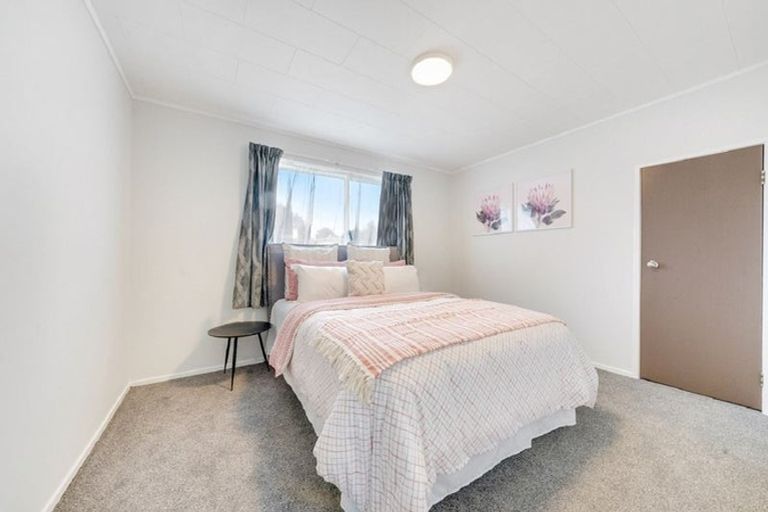 Photo of property in 15 Almay Place, Clover Park, Auckland, 2019