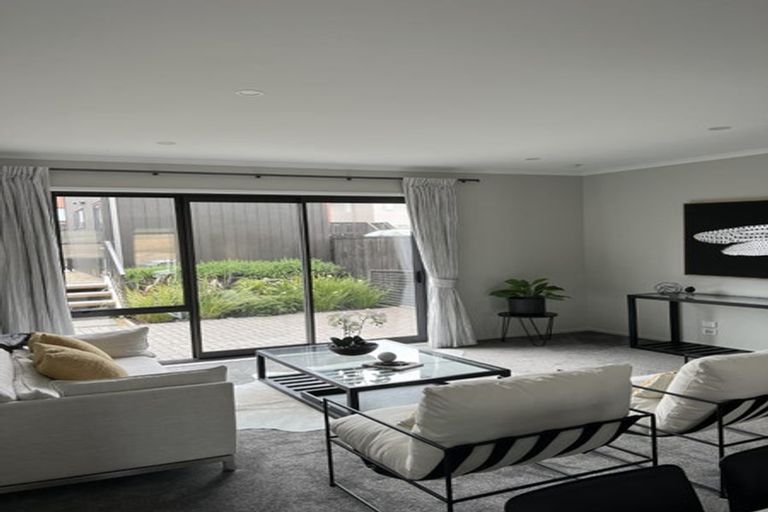 Photo of property in 10 Kapia Road, Westgate, Auckland, 0614