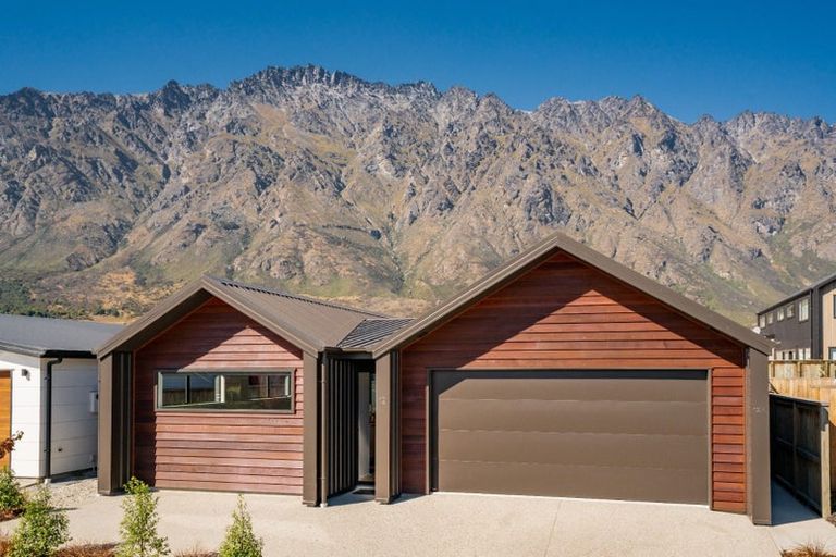 Photo of property in 12 Wheat Street, Jacks Point, Queenstown, 9371