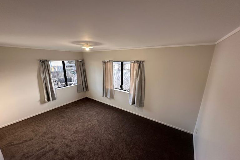 Photo of property in 4b Kimdale Place, Totara Heights, Auckland, 2105