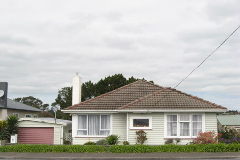 Photo of property in 76 Clemow Road, Fitzroy, New Plymouth, 4312