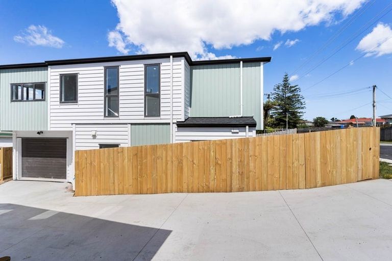 Photo of property in 19a Cornwall Road, Lyttelton, 8082