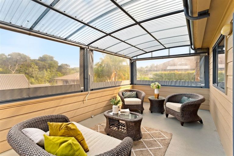 Photo of property in 1/22 Lagoon Way, West Harbour, Auckland, 0618