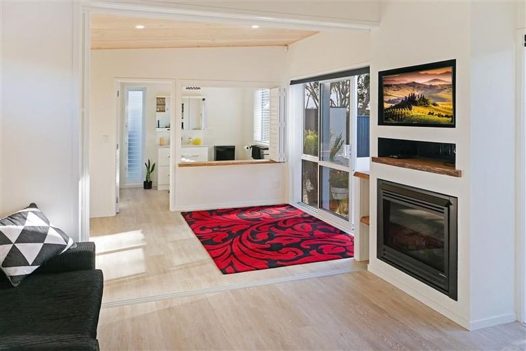 Photo of property in 80 Park Hill Road, Birkenhead, Auckland, 0626