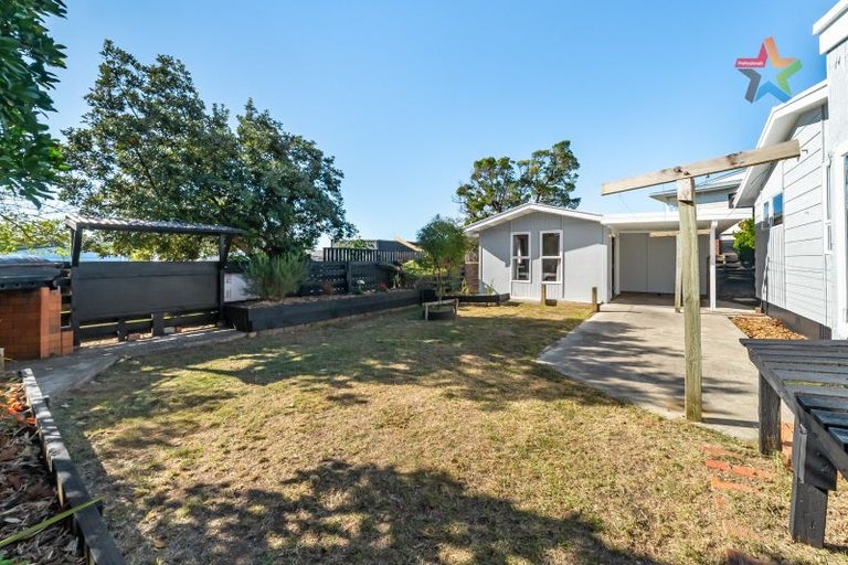 Photo of property in 51 Olive Terrace, Paraparaumu Beach, Paraparaumu, 5032