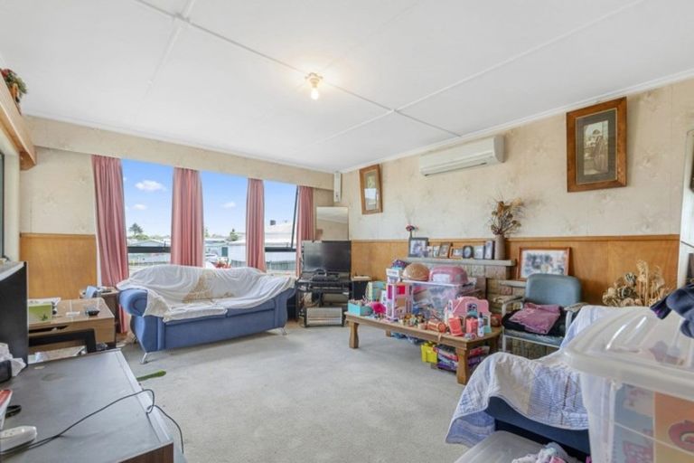 Photo of property in 23 Tironui Station Road East, Papakura, 2112