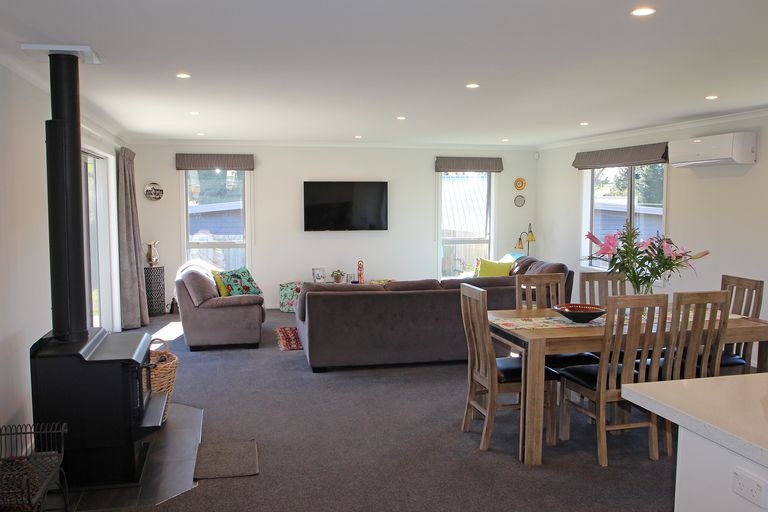 Photo of property in 32 Blue Stone Drive, Waiareka Junction, Oamaru, 9401