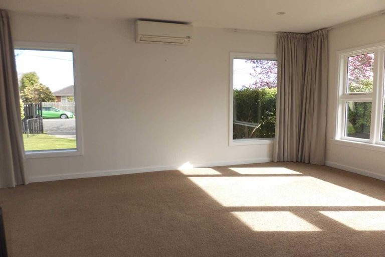 Photo of property in 74 Isleworth Road, Bishopdale, Christchurch, 8053