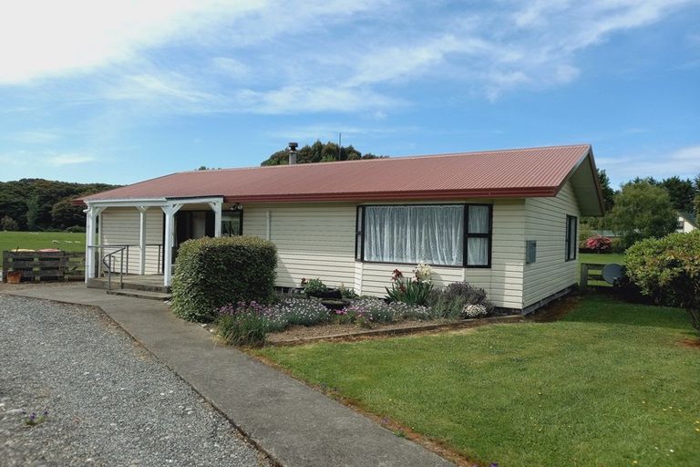 Photo of property in 66 Clifden Highway, Tuatapere, 9691