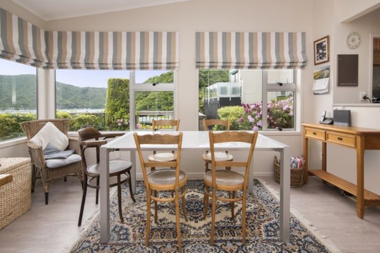 Photo of property in 10 Amelia Crescent, Waikawa, Picton, 7220