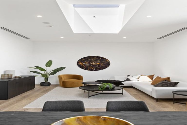 Photo of property in 7/14 Tamariki Avenue, Orewa, 0931