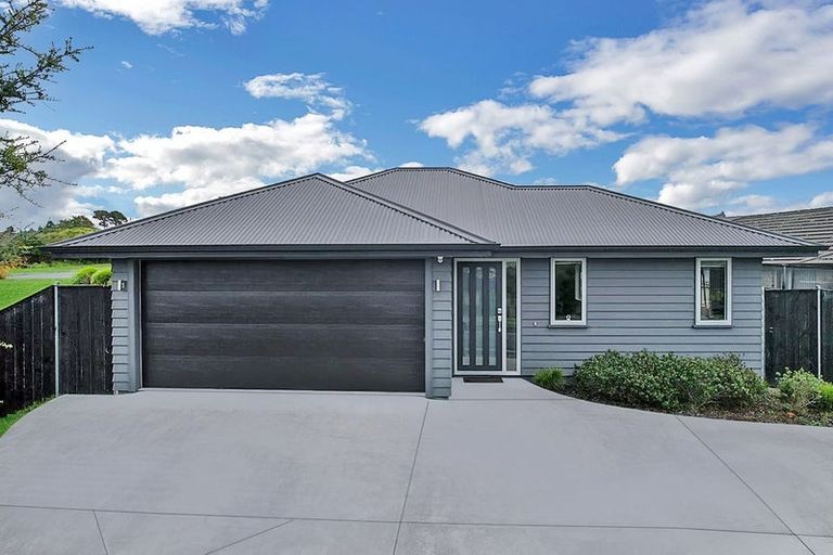 Photo of property in 16 Mark Ball Drive, Pokeno, 2402