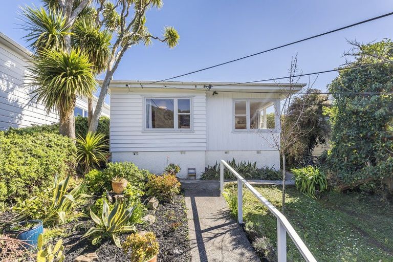 Photo of property in 54 Edinburgh Terrace, Berhampore, Wellington, 6023