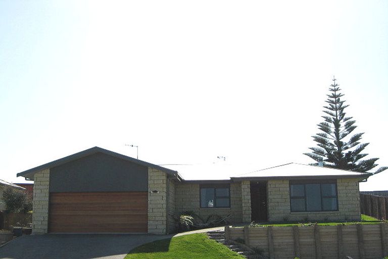 Photo of property in 14 Fishermans Drive, Coastlands, Whakatane, 3120