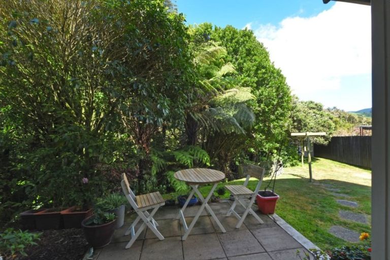 Photo of property in 8 Greenwich Grove, Stokes Valley, Lower Hutt, 5019