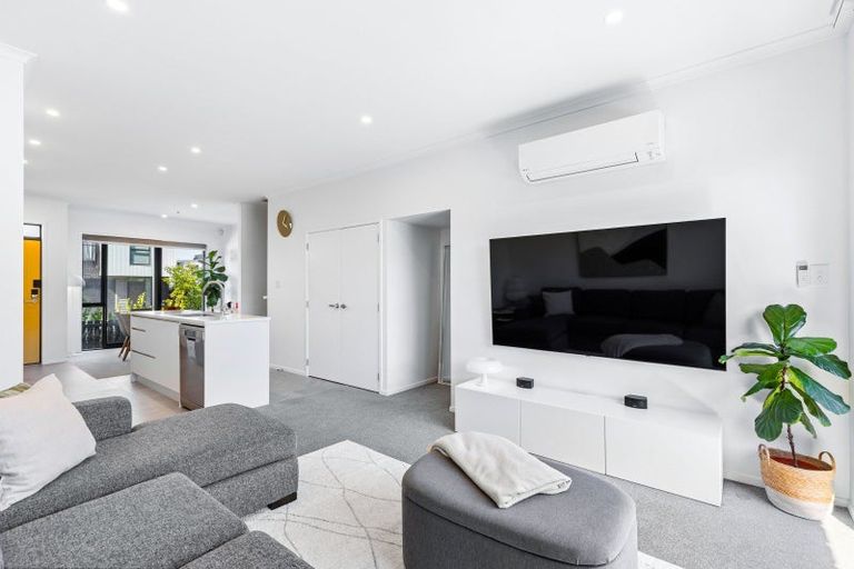 Photo of property in 25 David Carnegie Road, Hobsonville, Auckland, 0616