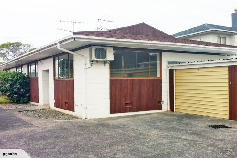 Photo of property in 2/28 Salisbury Road, Birkdale, Auckland, 0626