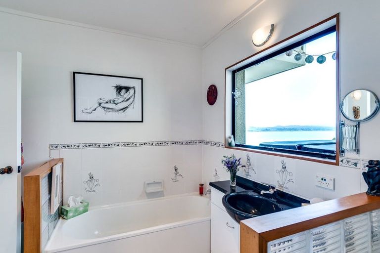 Photo of property in 2/3 Lighthouse Road, Bluff Hill, Napier, 4110