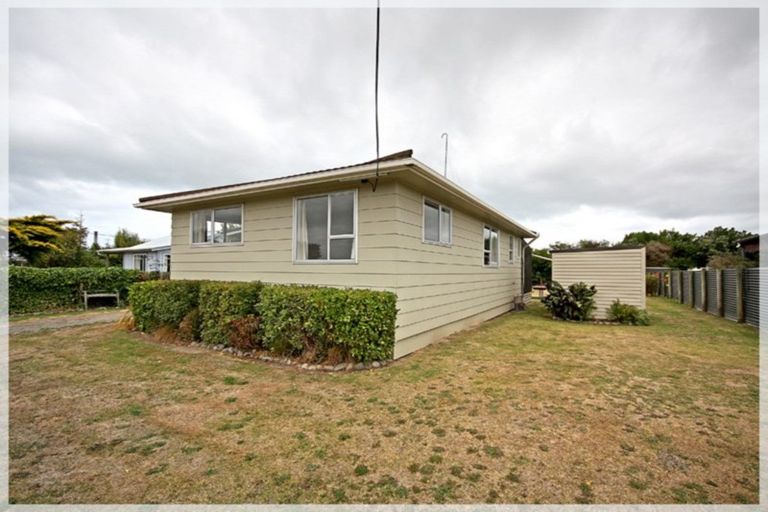 Photo of property in 14 Punga Street, Tangimoana, 4822