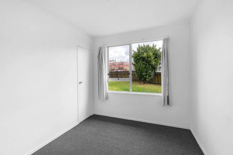 Photo of property in 49 Hyperion Drive, Randwick Park, Auckland, 2105