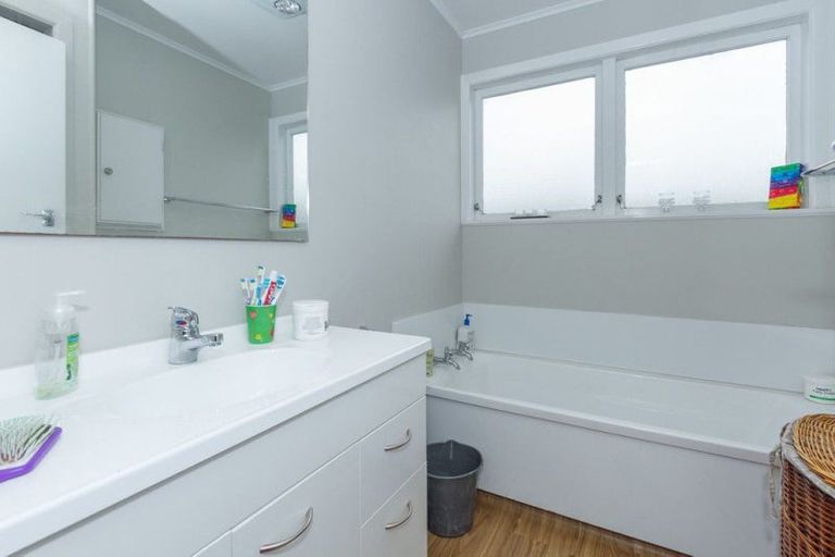 Photo of property in 40 Garden Heights Avenue, Glenview, Hamilton, 3206