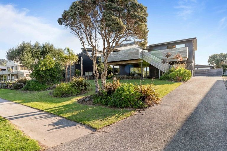 Photo of property in 107 Tangaroa Road, Whangamata, 3620