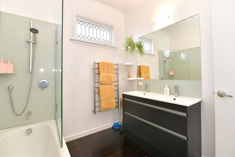 Photo of property in 2/911 Whangaparaoa Road, Manly, Whangaparaoa, 0930