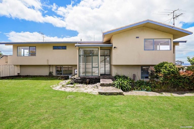 Photo of property in 2a Castor Bay Road, Castor Bay, Auckland, 0620