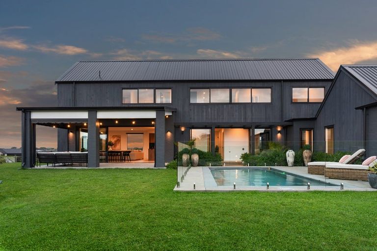 Photo of property in 9 Ridgelea Road, Long Bay, Albany, 0792