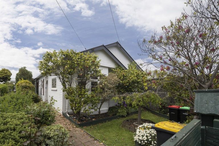 Photo of property in 21 East Avenue, Saint Kilda, Dunedin, 9012
