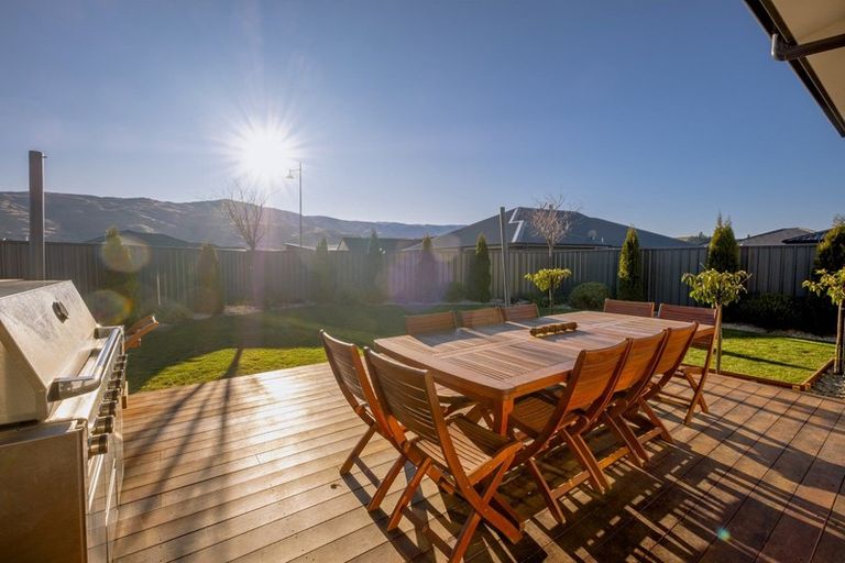 Photo of property in 12 Magnetic Place, Cromwell, 9310