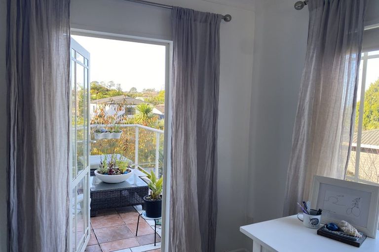 Photo of property in 39 Emlyn Place, Torbay, Auckland, 0630