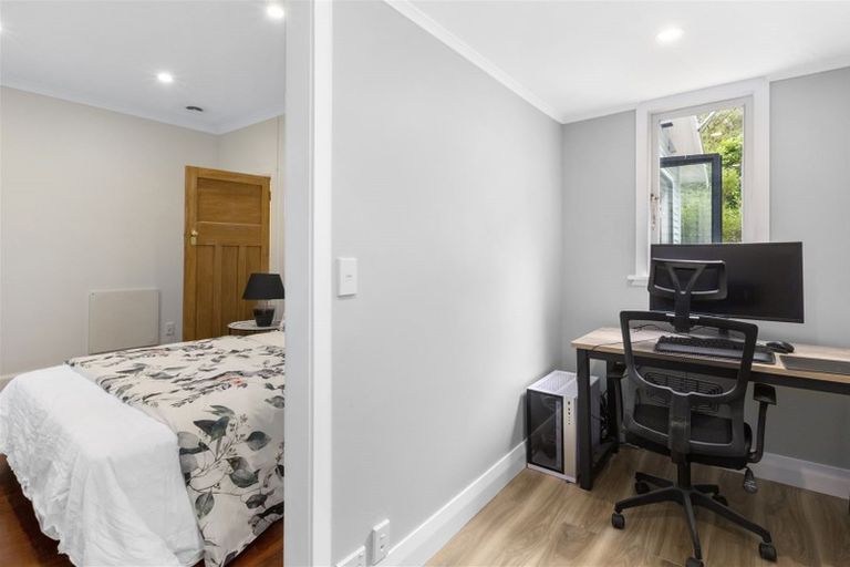 Photo of property in 27a Awarua Street, Ngaio, Wellington, 6035