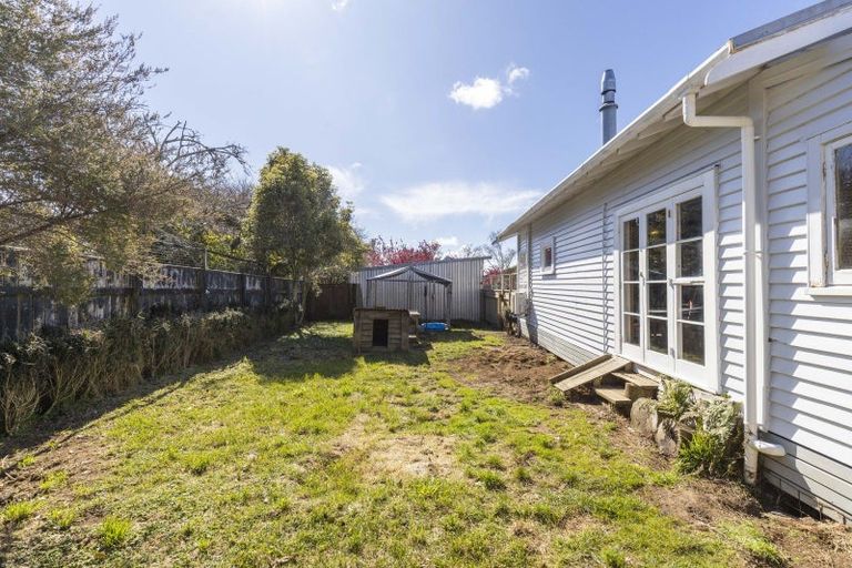 Photo of property in 15 Ngahere Street, Inglewood, 4330