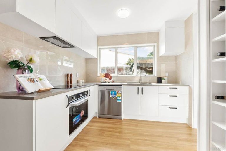 Photo of property in 123 Clevedon Road, Papakura, 2110