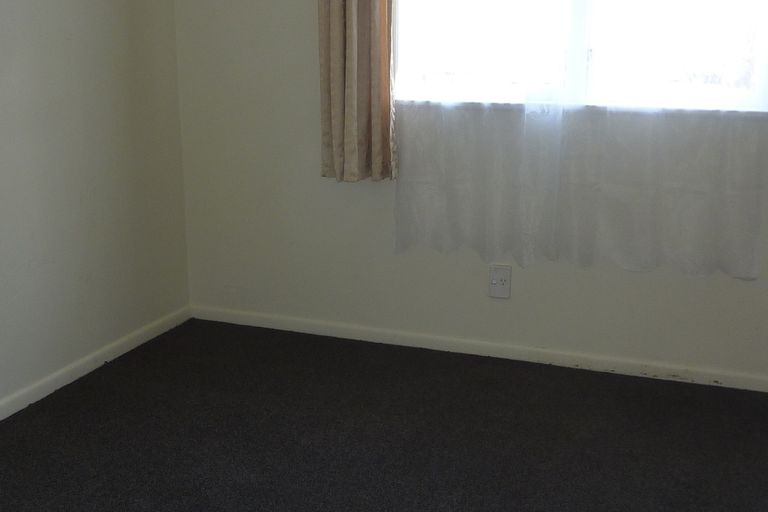 Photo of property in 12 Barrie Avenue, Papatoetoe, Auckland, 2025