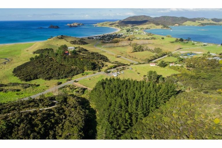 Photo of property in 654 Whangaruru Road North, Whangaruru, Russell, 0184