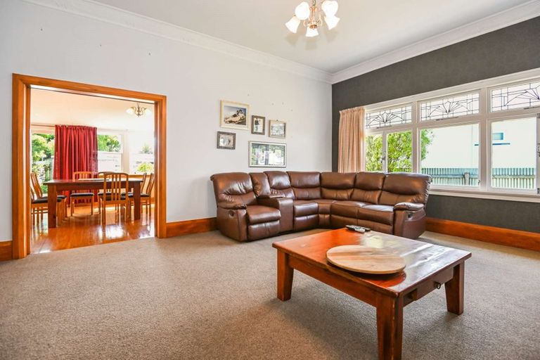 Photo of property in 9 Seddon Street, Dannevirke, 4930