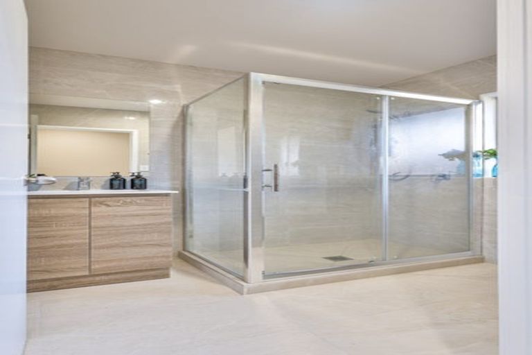 Photo of property in 33a Fairmount Road, Titirangi, Auckland, 0604