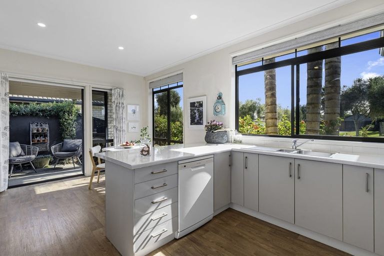 Photo of property in 9 Parkwood Place, Papamoa Beach, Papamoa, 3118